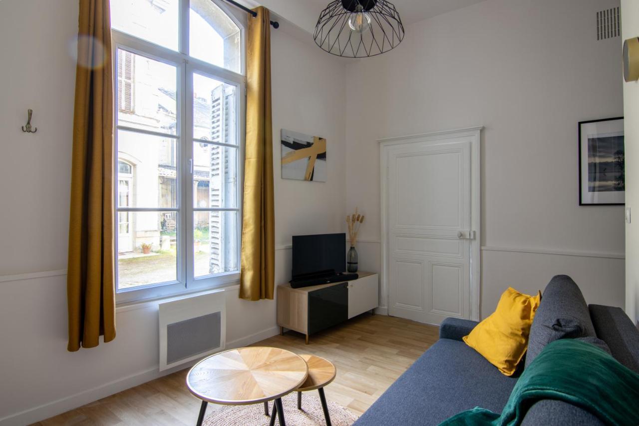 Apt Bords De Loire - Rdc - Au Pied Du Chateau โซมูร์ ภายนอก รูปภาพ